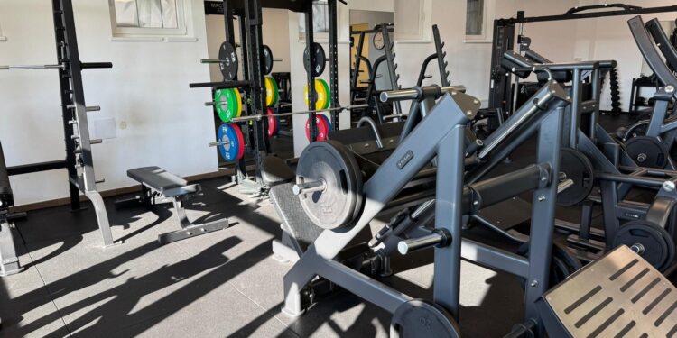 Beinpresse und Rack-Bereich – fit+ Eggelsberg